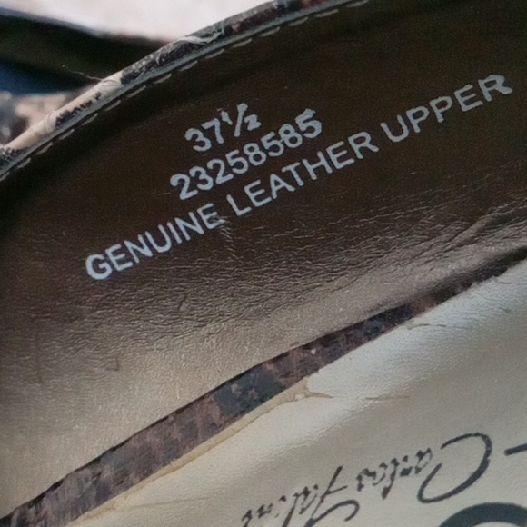 ⭐️ Host Pick ⭐️ Carlos Falchi |  Stylish Snakeskin Leather Wedge Shoes - Picture 6 of 12